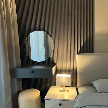 Amelie's 1 Apartment
